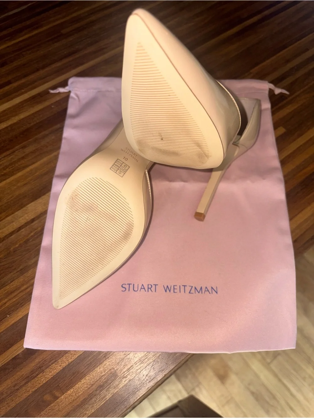 Stuart Weitzman | Beige Patent Leather Pointed-Toe Pumps